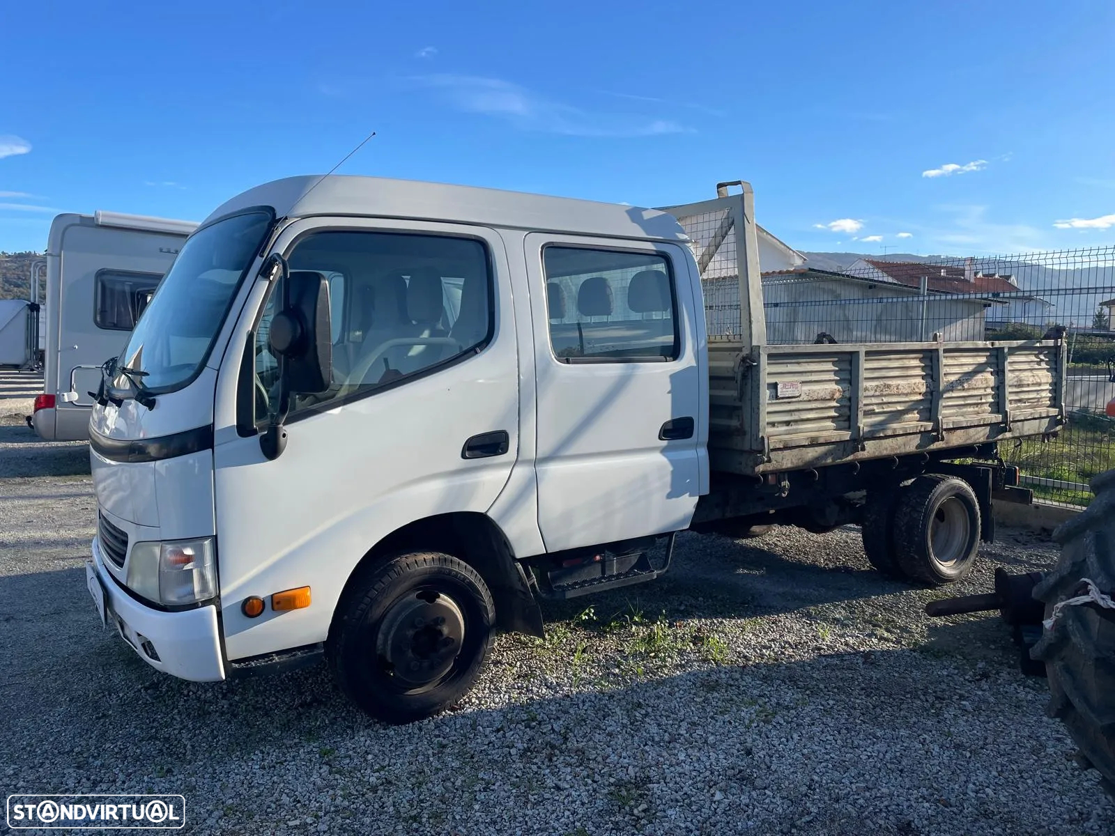 Toyota Dyna 250 2.5D-4D Cab. Dupla c/Báscula - 2