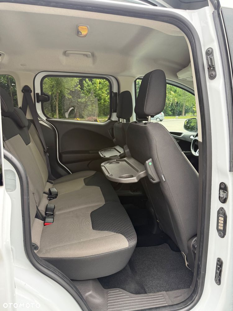 Ford Tourneo Courier 1.5 TDCi Trend - 19