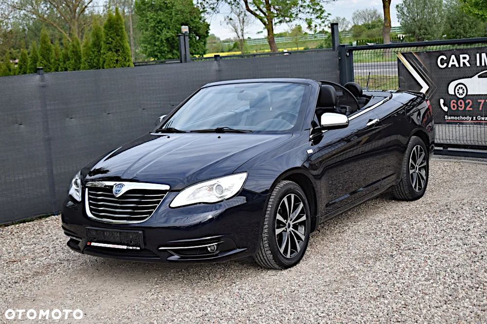 Chrysler 200 - 9