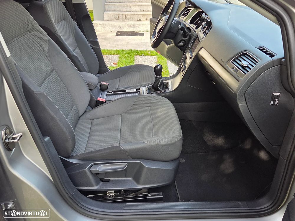 VW Golf Variant 1.6 TDi BlueMotion Trendline - 23
