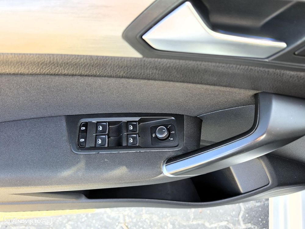 VW Touran 1.6 TDI Confortline - 10