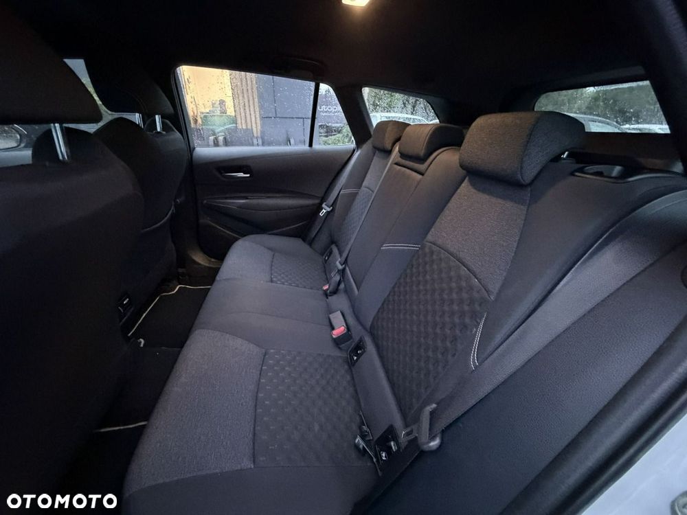Toyota Corolla 1.8 Hybrid Comfort - 17