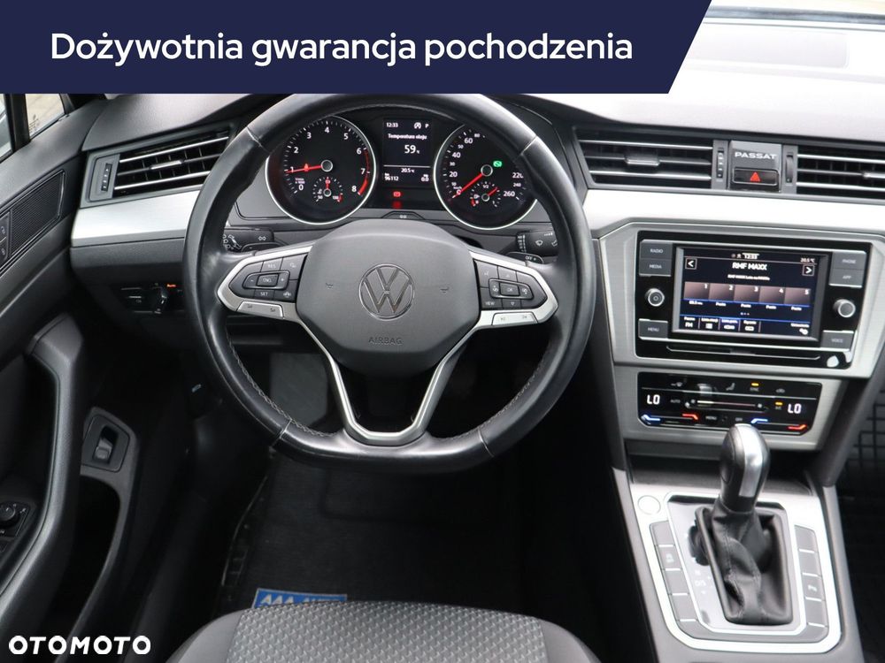 Volkswagen Passat - 9