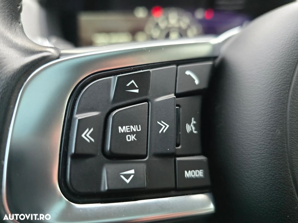 Jaguar F-Pace 30t AWD Portfolio - 35