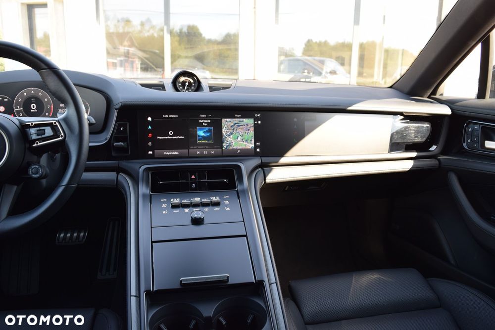 Porsche Panamera 4 - 29