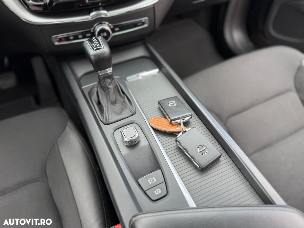 Volvo XC 60 D4 AWD Momentum - 29