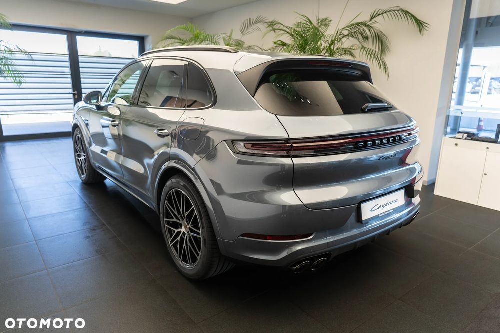Porsche Cayenne E-Hybrid PHEV Black Edition - 2