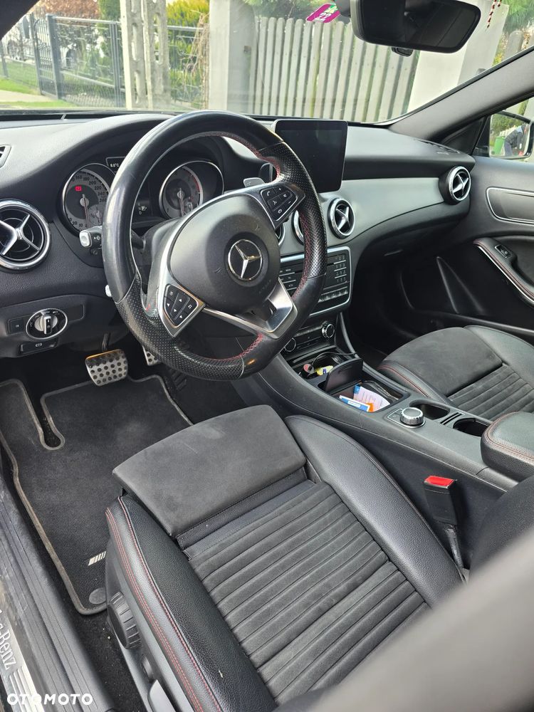 Mercedes-Benz GLA 200 d 7G-DCT AMG Line - 7