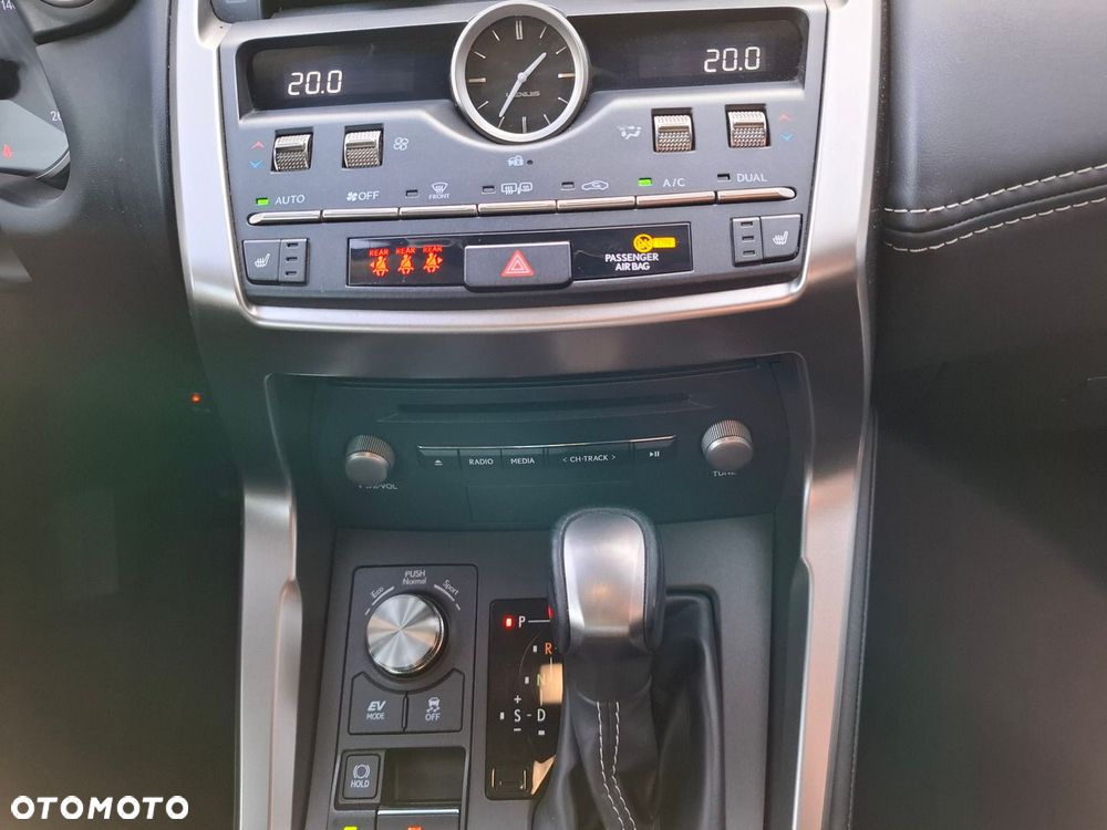 Lexus NX 300h Optimum AWD - 32