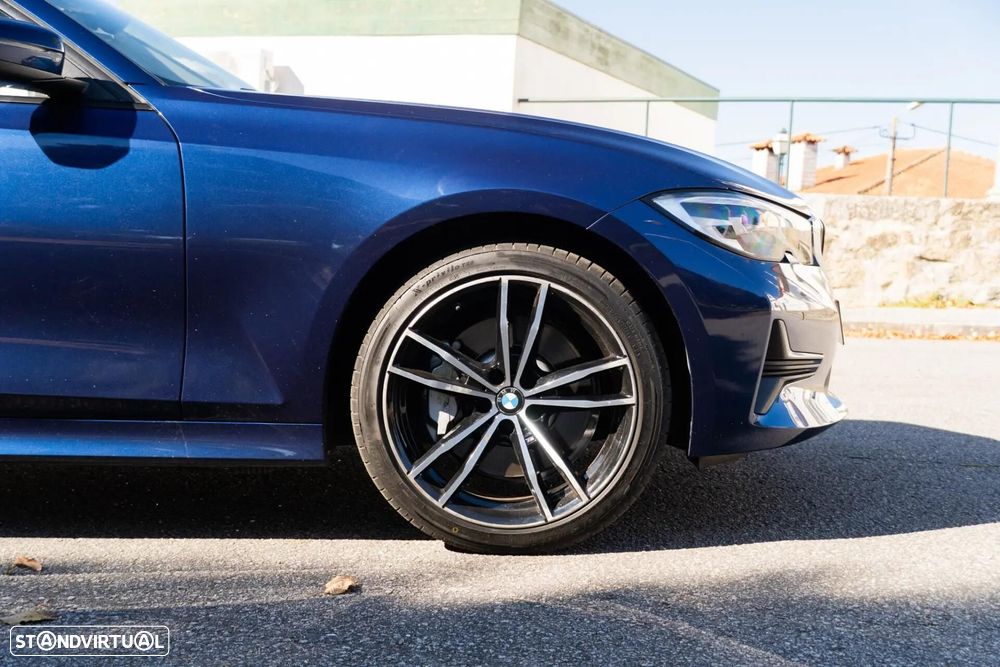 BMW 330 e Line Luxury Auto - 33