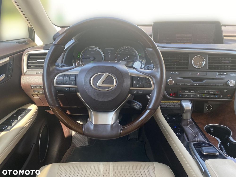 Lexus RX - 12