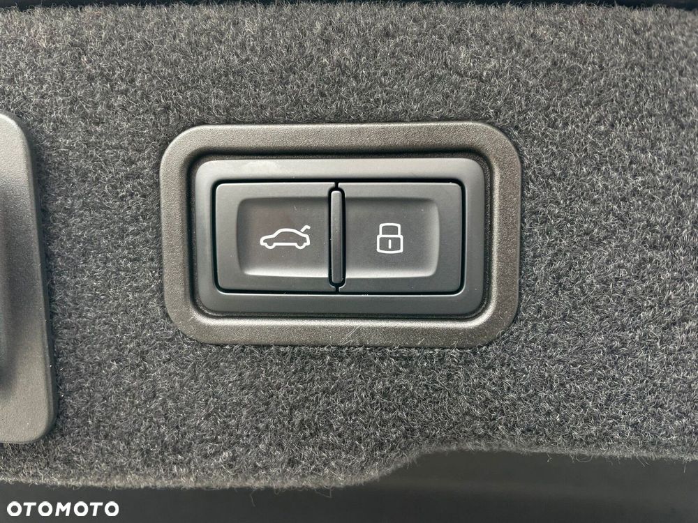 Audi A8 - 10