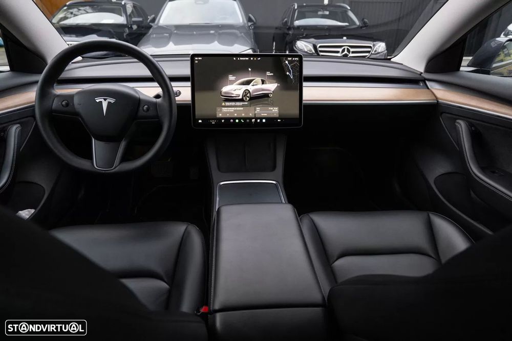 Tesla Model 3 Long Range Tração Traseira - 16