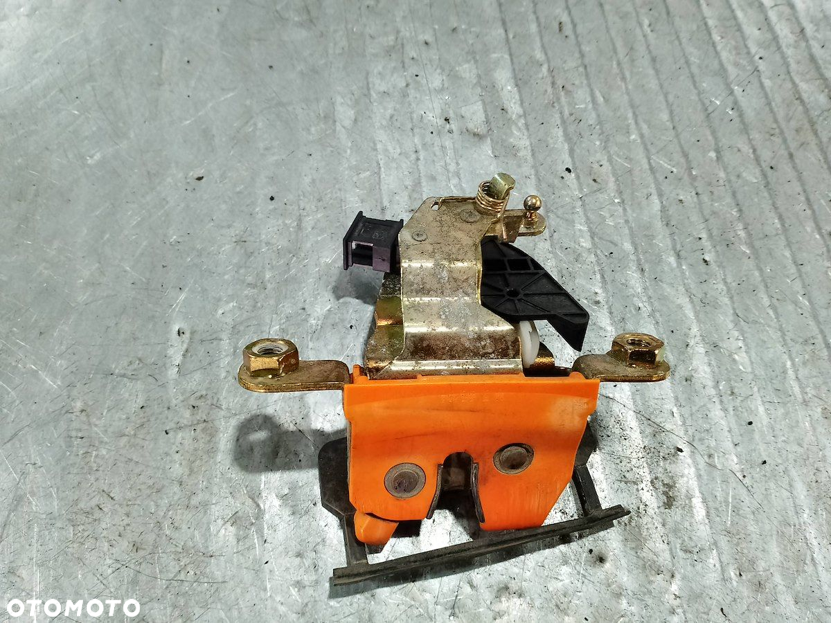 ZAMEK KLAPY SKODA OCTAVIA I LIFT 1U9827501F - 3