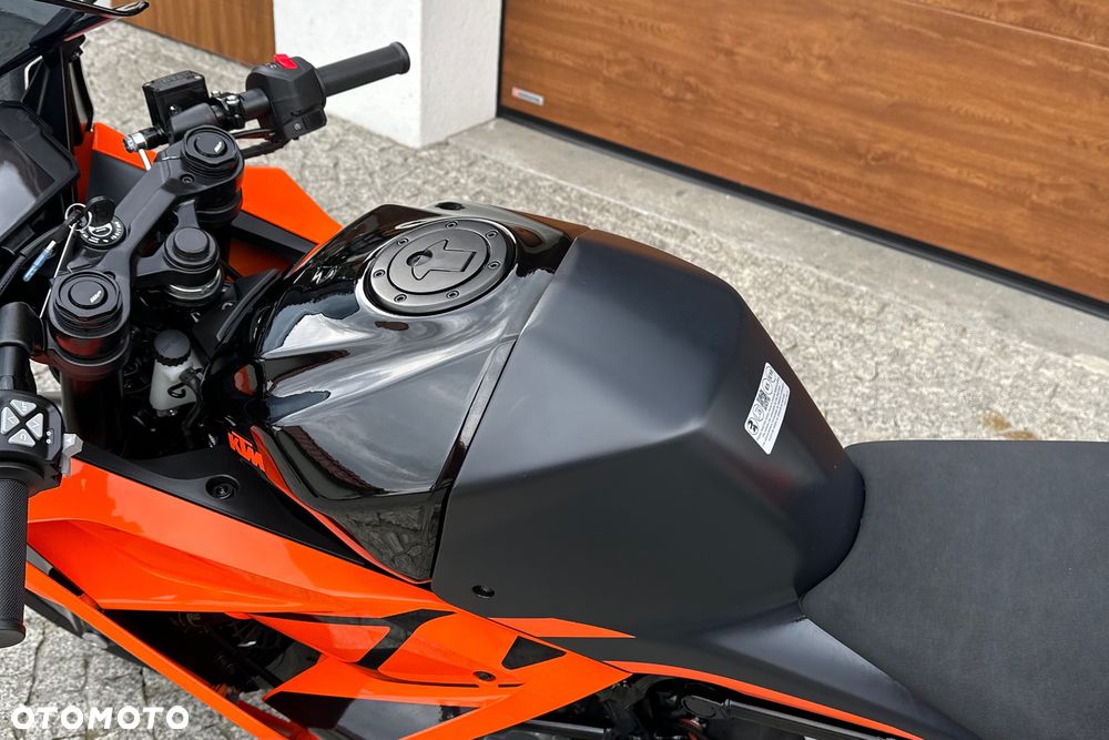KTM RC 125 - 23