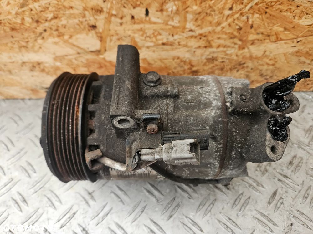Sprężarka Kompresor Klimatyzacji Renault Clio IV Captur 926000217R - 3