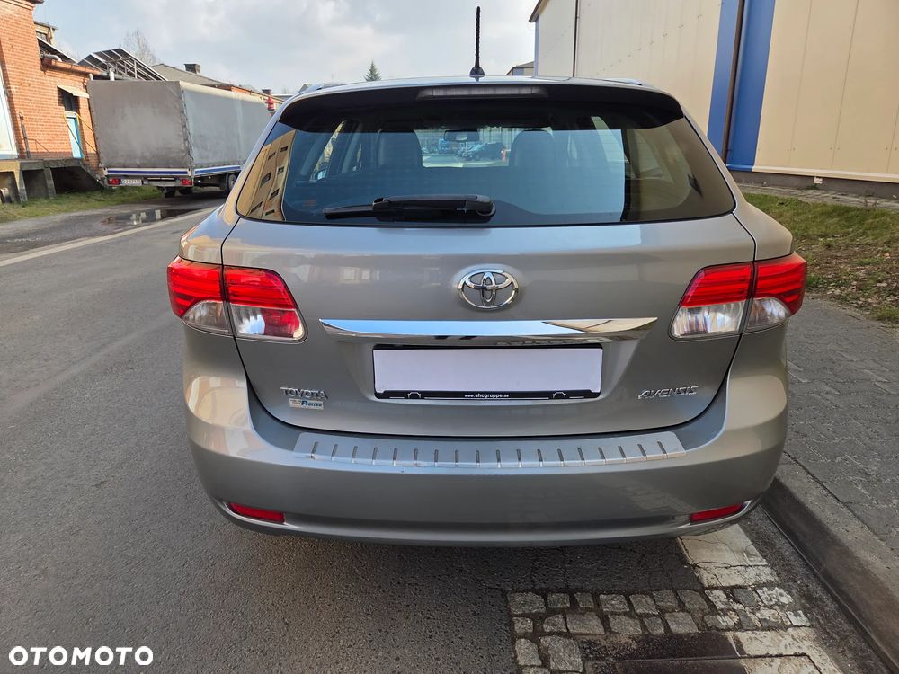 Toyota Avensis 1.8 Executive - 3