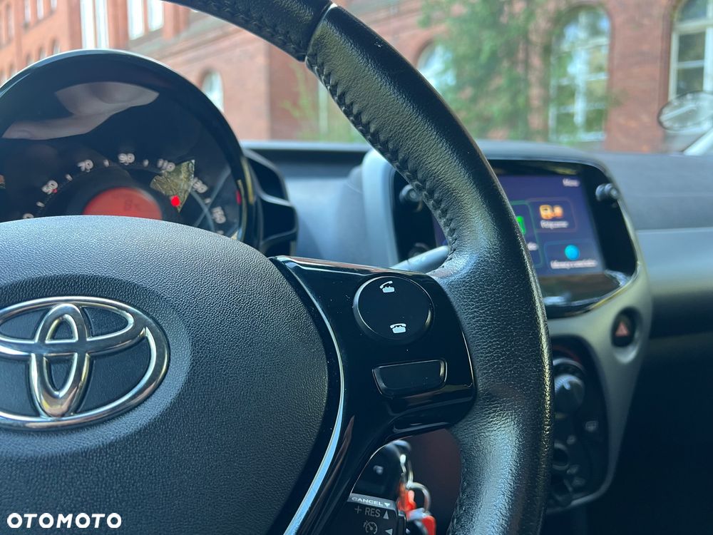 Toyota Aygo x-business - 10