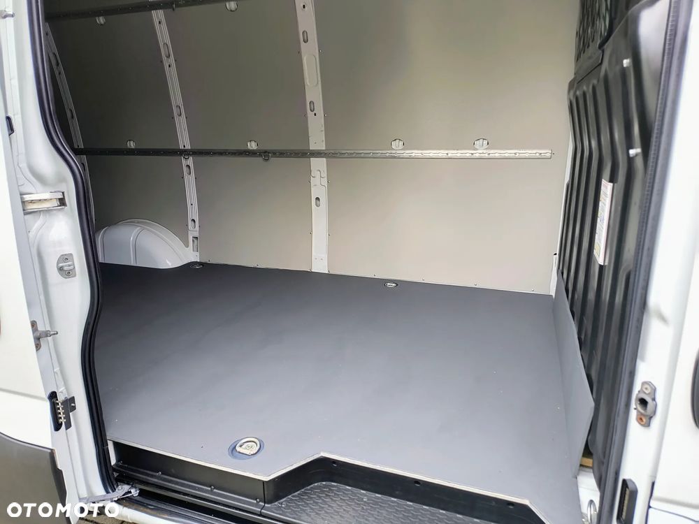 Iveco NOWA LOKALIZACJA 35S16 L4H2  niski przebieg Vat23% - 11