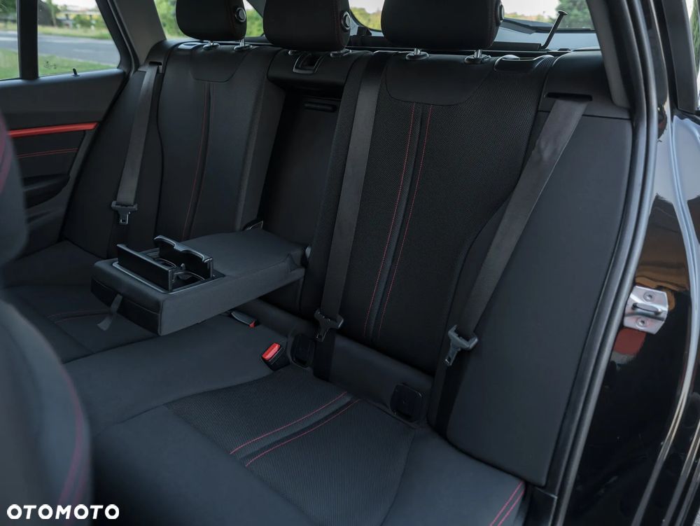 BMW Seria 3 318d Sport Line - 29