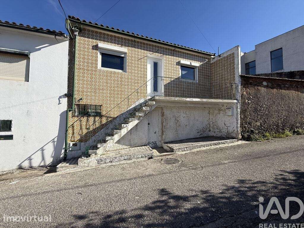 Casa / Villa T3 em Miranda do Corvo de 122 m2 - Grande imagem: 2/31