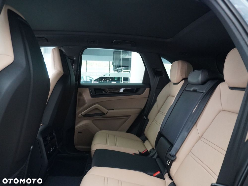 Porsche Cayenne Black Edition - 22