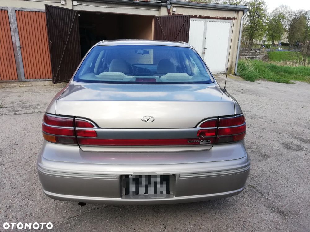 Oldsmobile Cutlass 3.1 International - 7