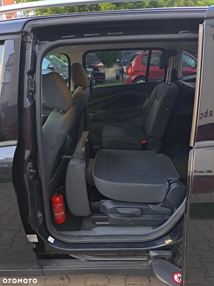 Ford Grand C-MAX - 10