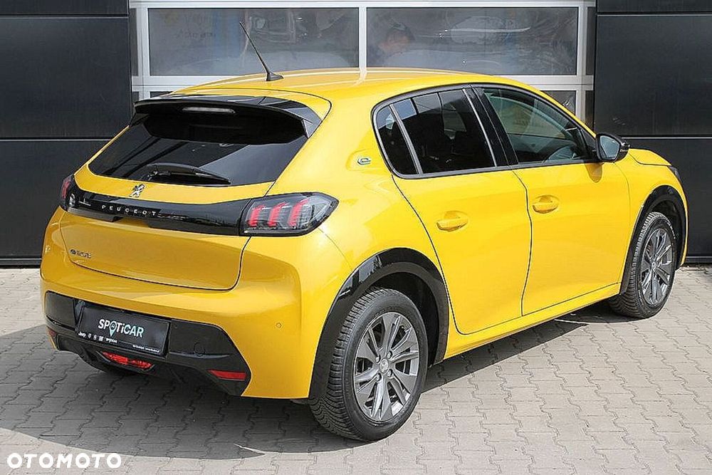 Peugeot 208 - 16