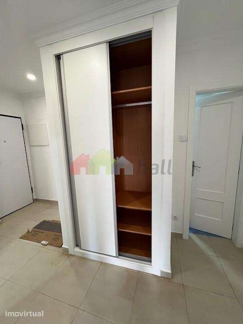 Apartamento T2 com 2 varandas e garagem box - Grande imagem: 2/6