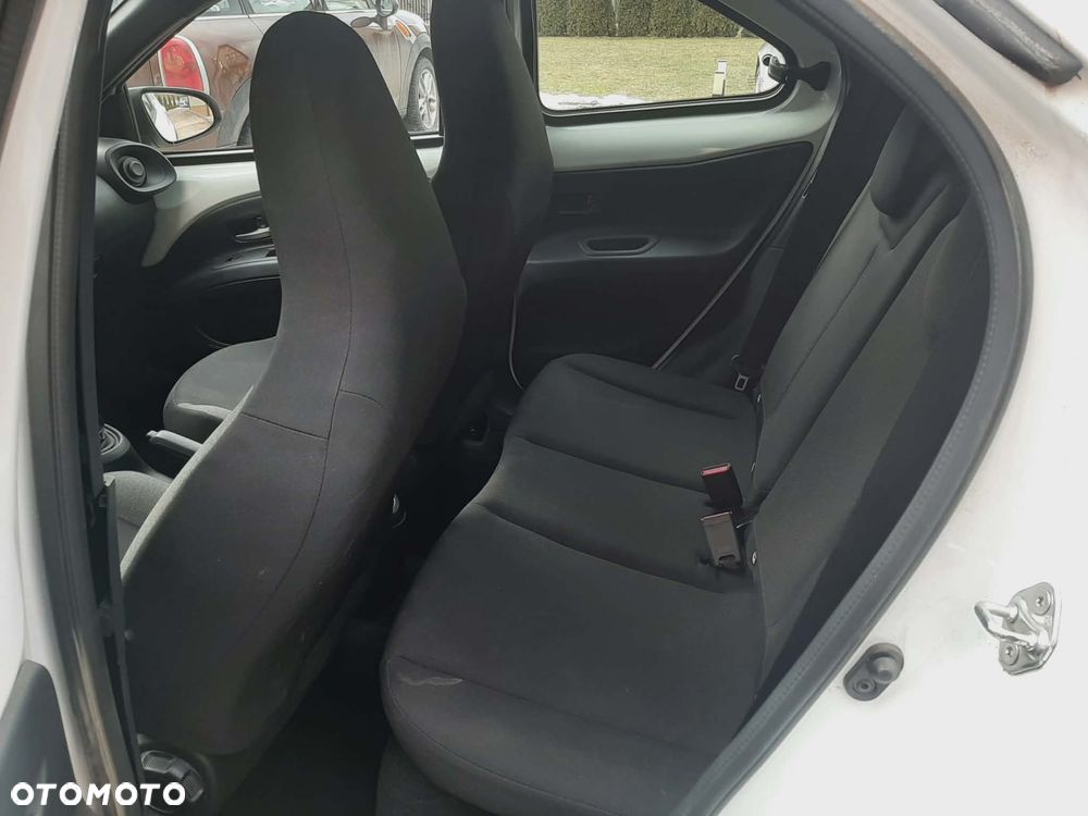 Toyota Aygo X Business Edition - 18