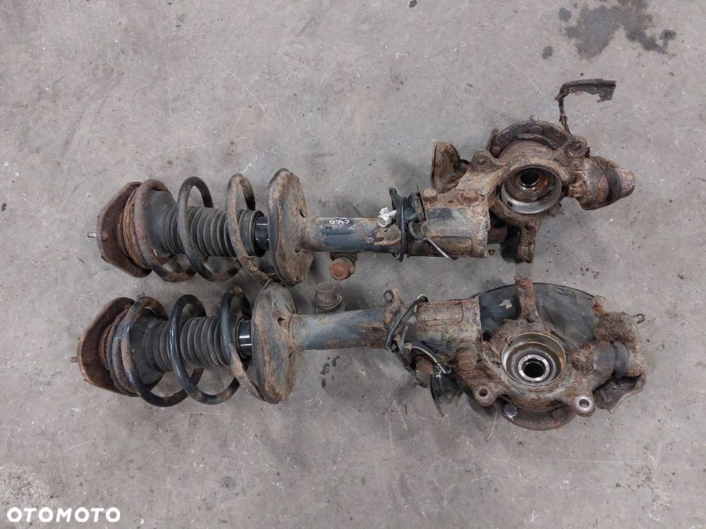 AMORTYZATOR ZWROTNICA LEWY + PRAWY PRZÓD COROLLA VERSO II 2.0 D4D - 5