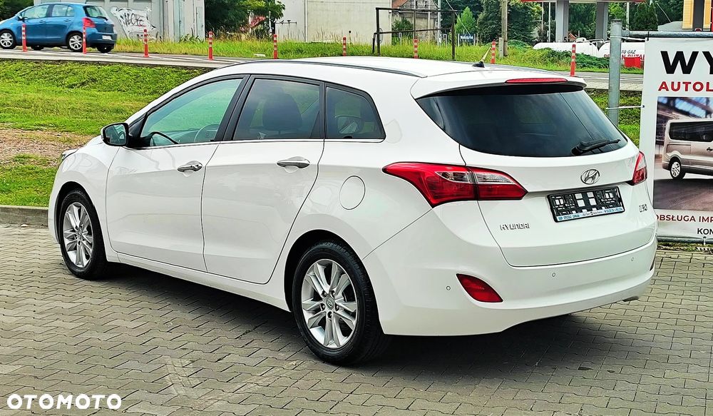 Hyundai i30 1.6 GDI Premium - 11