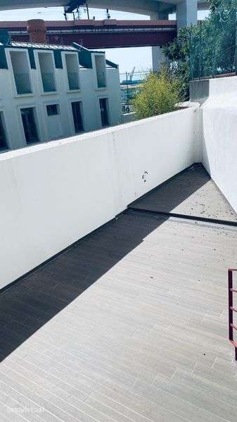 Apartamento T2 com terraço em Alcântara - Grande imagem: 4/12