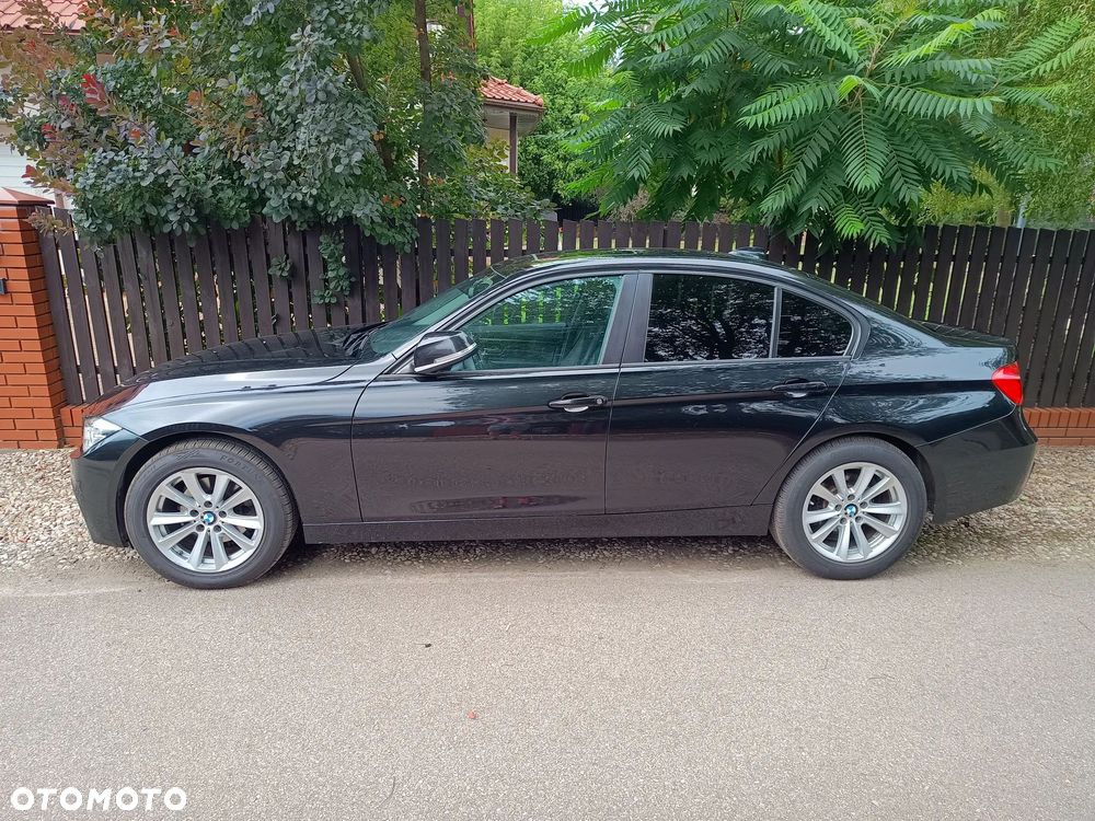 BMW Seria 3 328i xDrive - 25