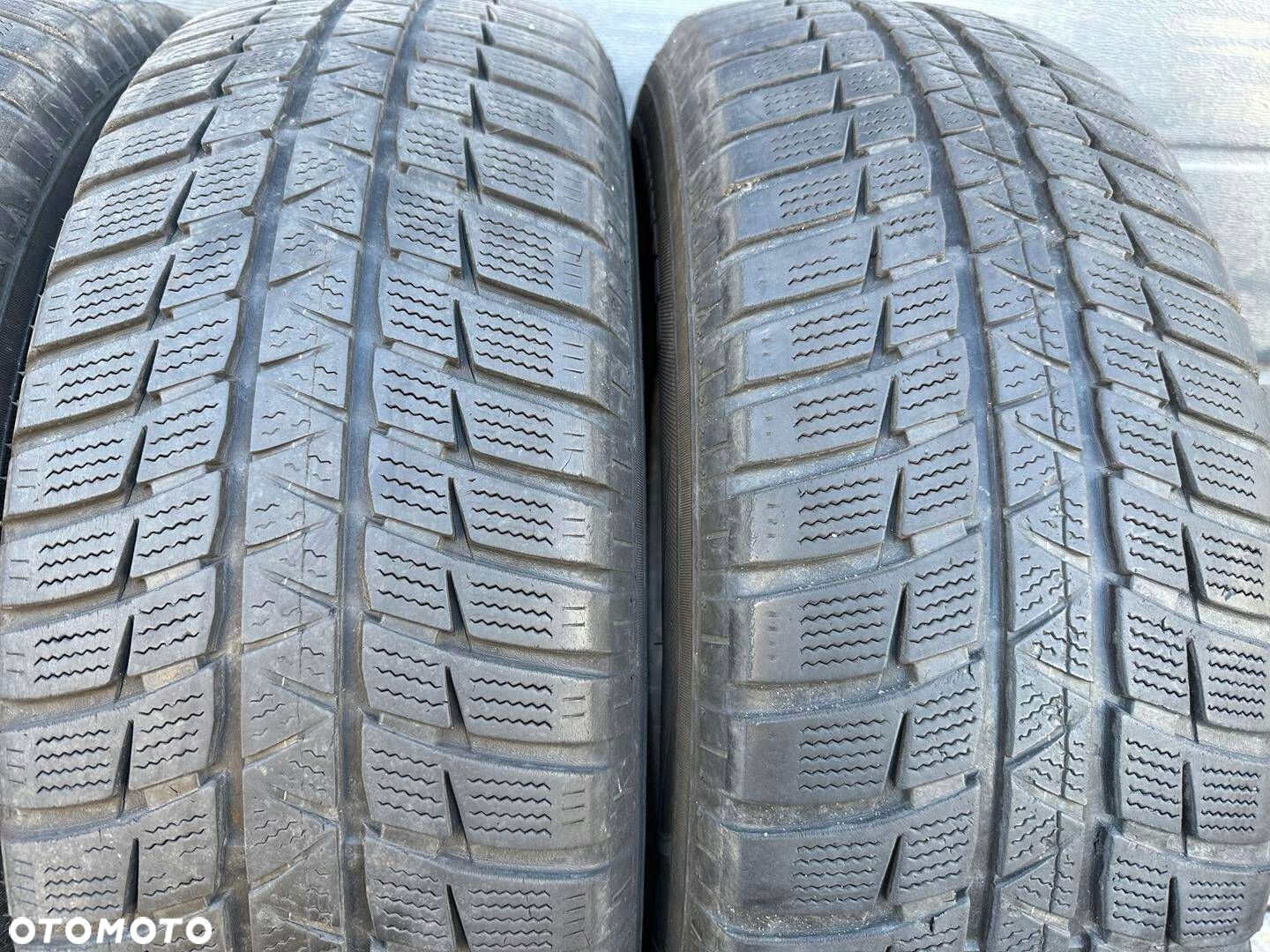 235/70R16 Falken HS449 EuroWinter komplet zima 6,0 - 3