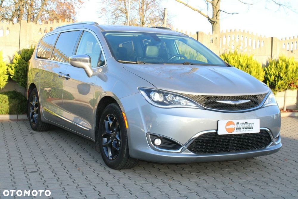 Chrysler Pacifica - 39