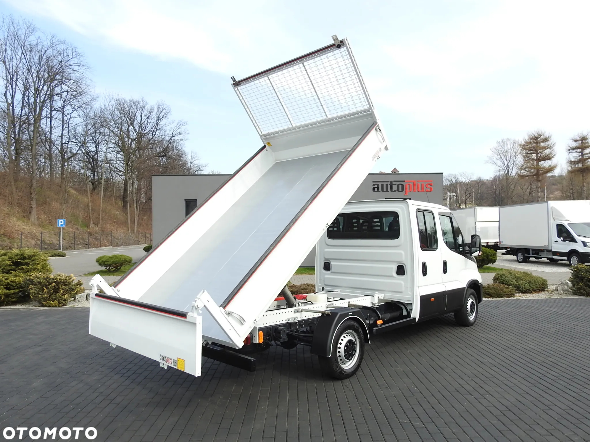 Iveco DAILY 35S14 WYWROTKA PODWÓJNA KABINA DOKA 7 MIEJSC TEMPOMAT KLIMATYZACJA 140KM [ 488124 ] - 4