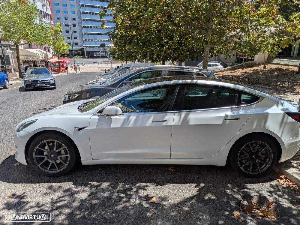 Tesla Model 3 - 7