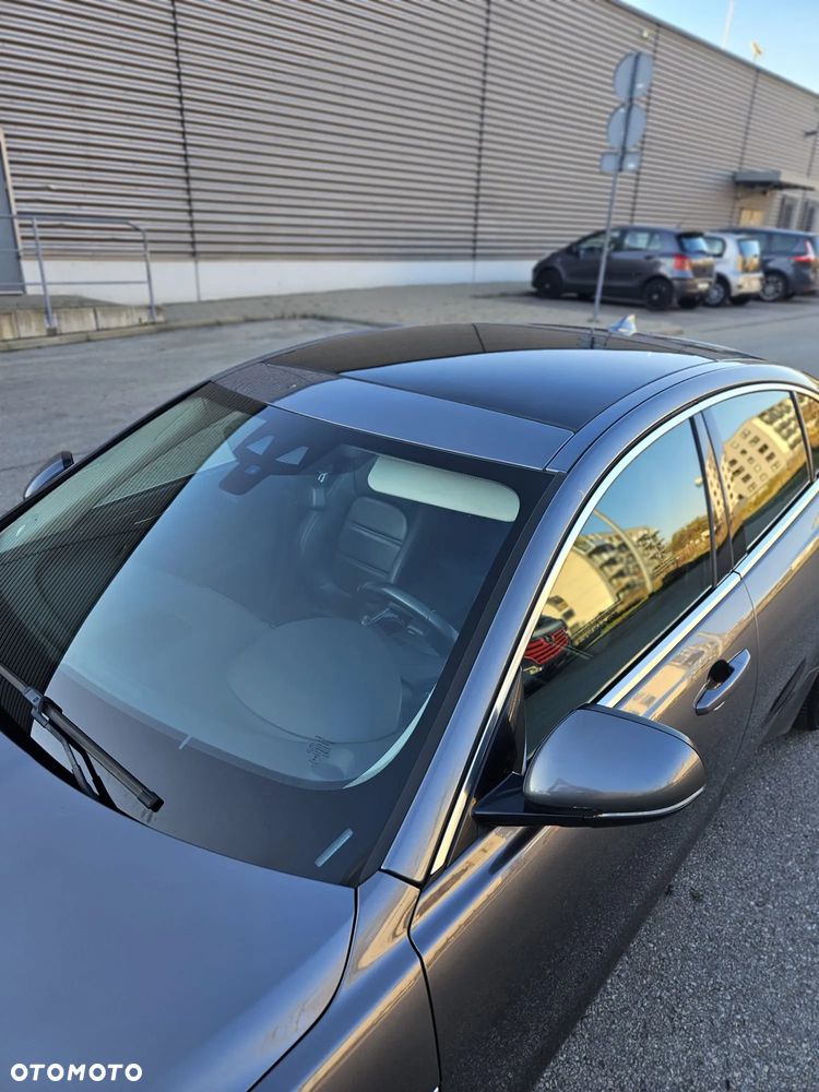 Jaguar XE 2.0 D Prestige - 9