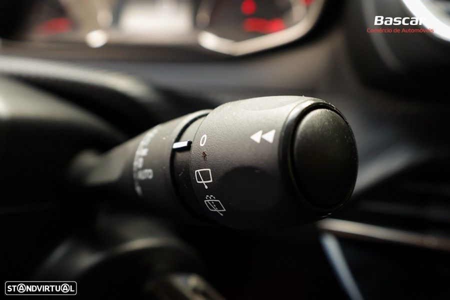 Peugeot 2008 1.2 PureTech Allure - 31