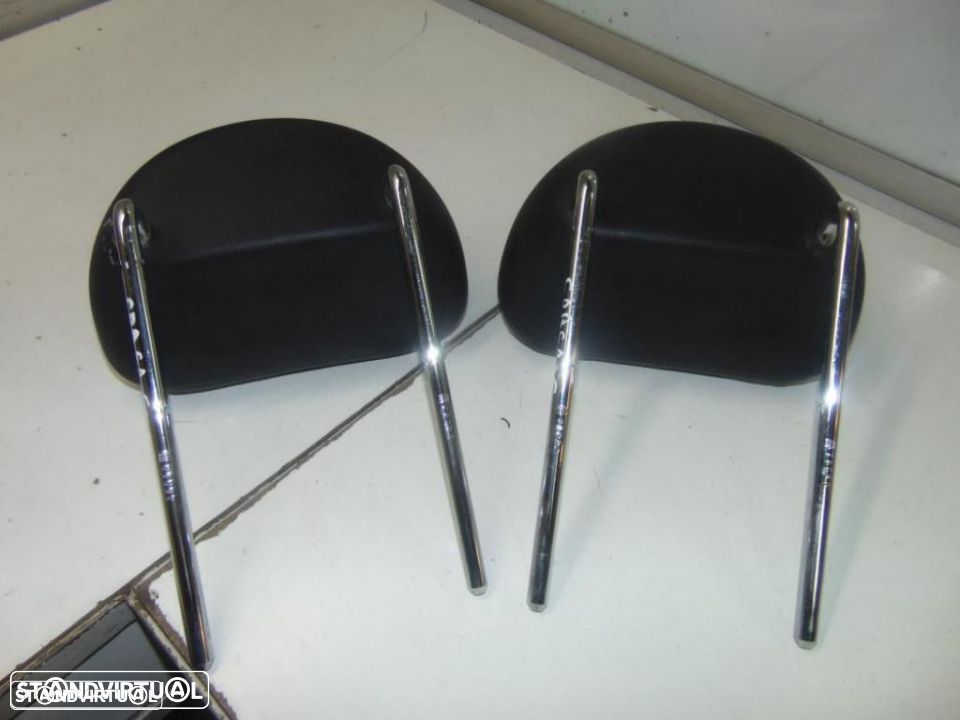 Opel Corsa C encostos de cabeça - 3