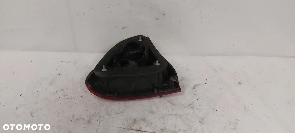 .  LAMPA TYL TYLNA PRAWA SEAT LEON 1 - 4