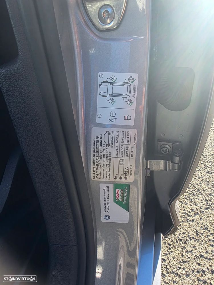 VW Passat Variant 2.0 TDi Highline DSG - 25