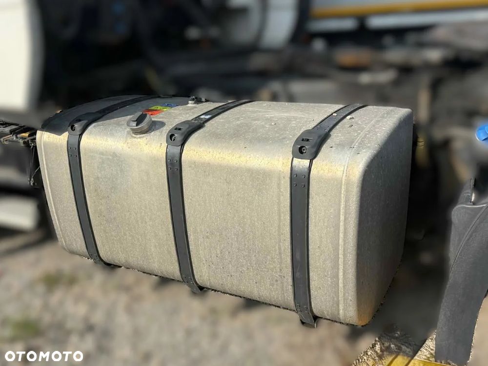 ZBIORNIK PALIWA SCANIA 700 LITRÓW Z ŁAPAMI  1888929 - 1