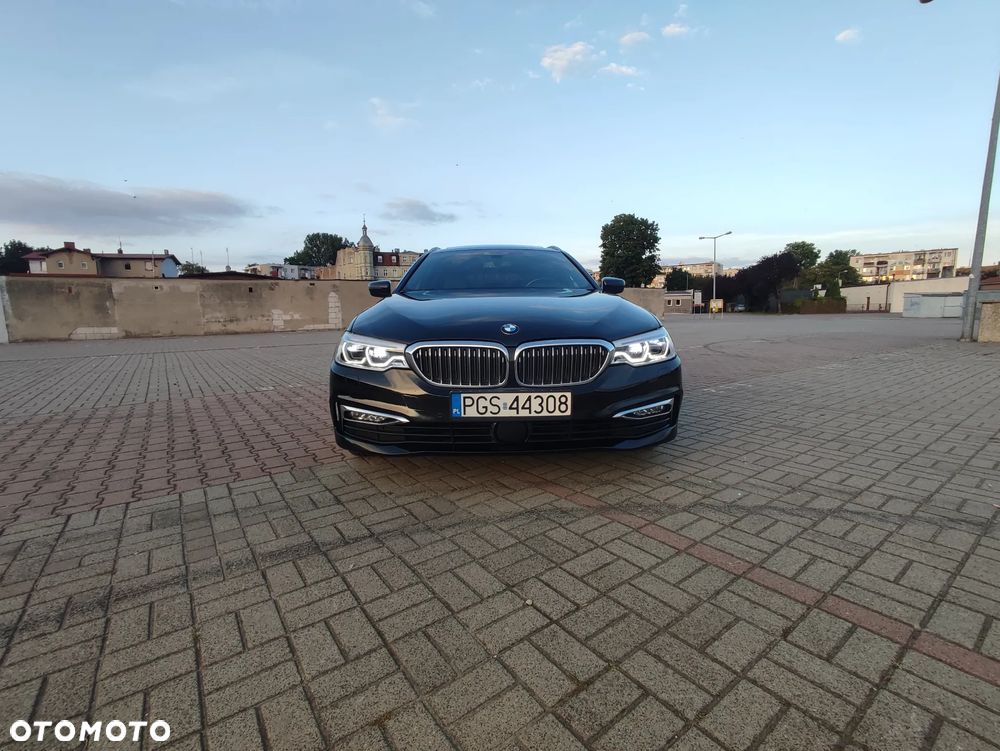 BMW Seria 5 530d xDrive Touring Luxury Line - 2