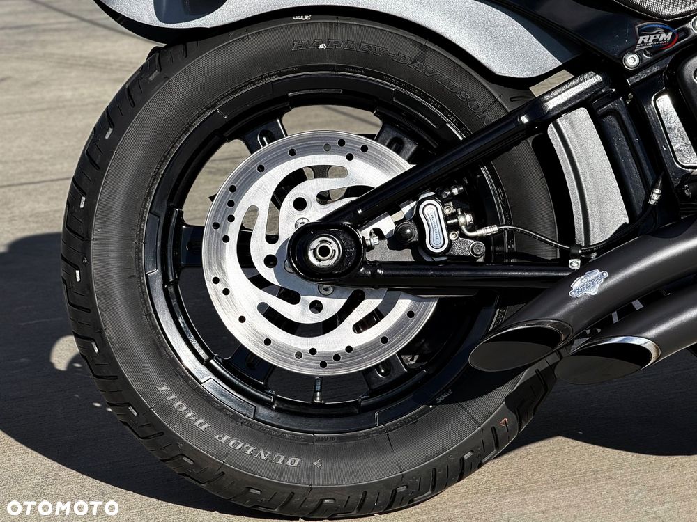 Harley-Davidson Softail Street Bob - 27