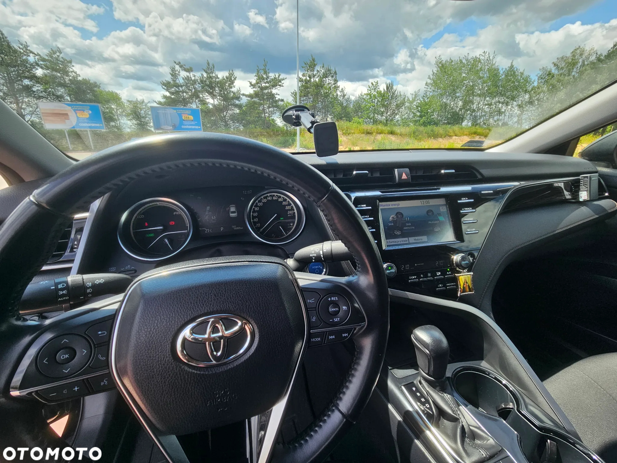 Toyota Camry 2.5 Hybrid Comfort CVT - 22