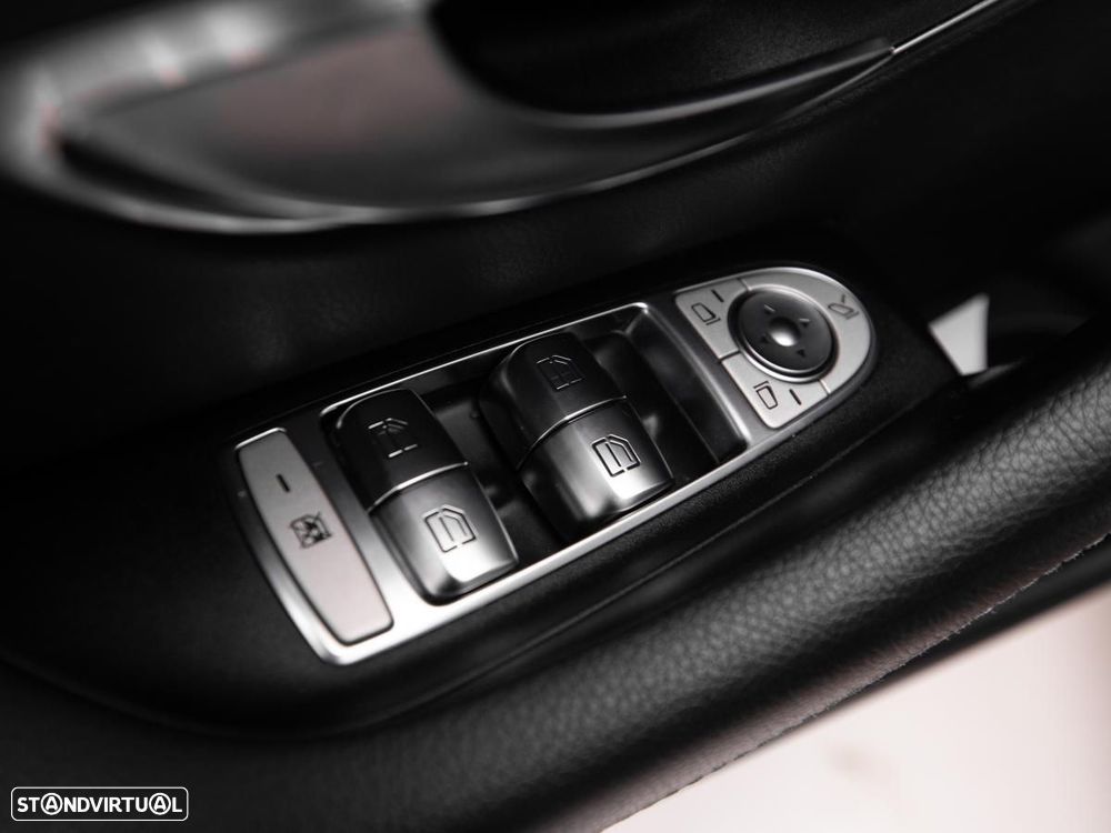 Mercedes-Benz E 300 de 4Matic 9G-TRONIC AMG Line - 17