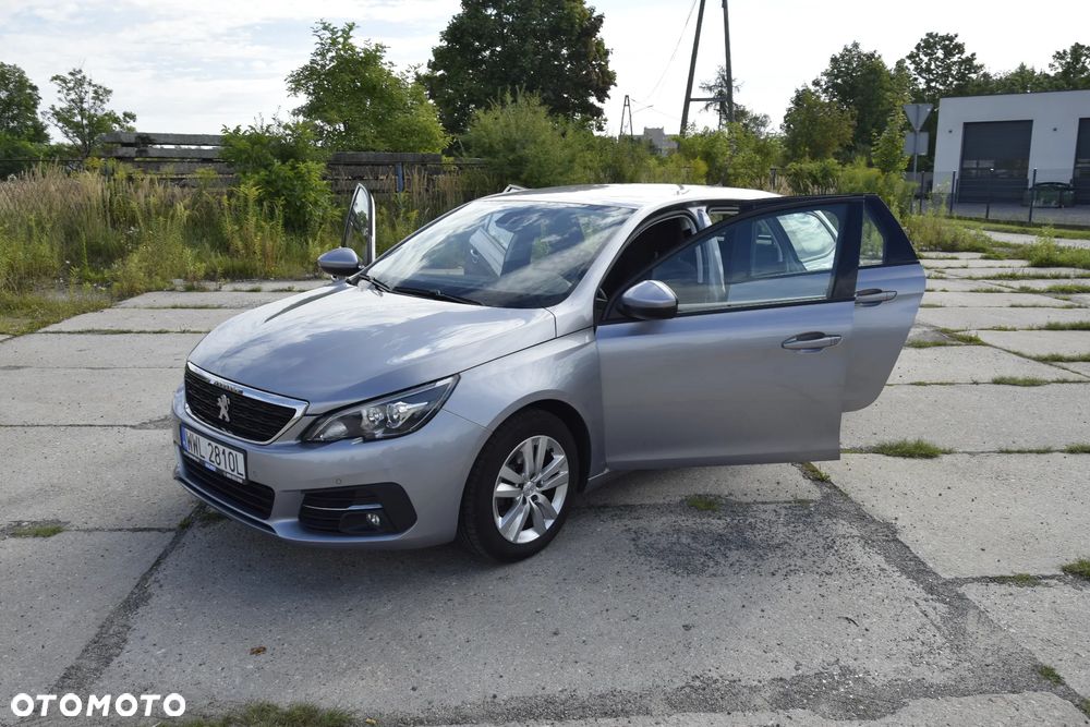 Peugeot 308 - 8